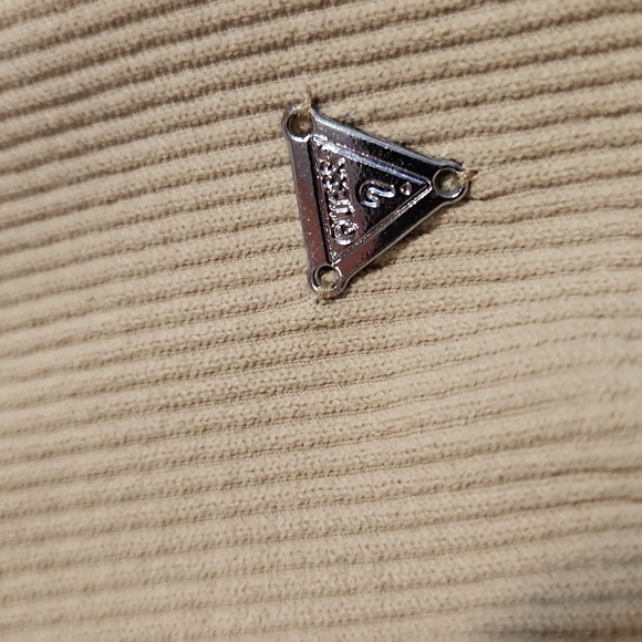 2 Guess Crop Tops S - Picture 3 of 6